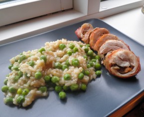 Kylling ballotine / kyllingeruller med ærte-risotto