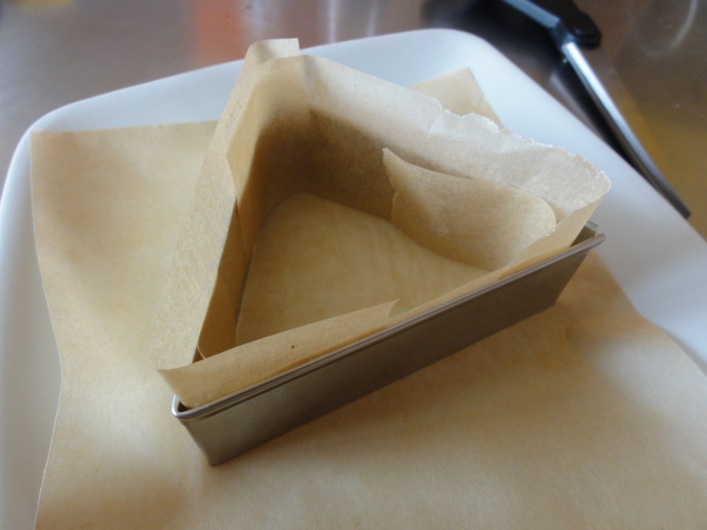 Samling af cheese cake - formen forres med bagepapir