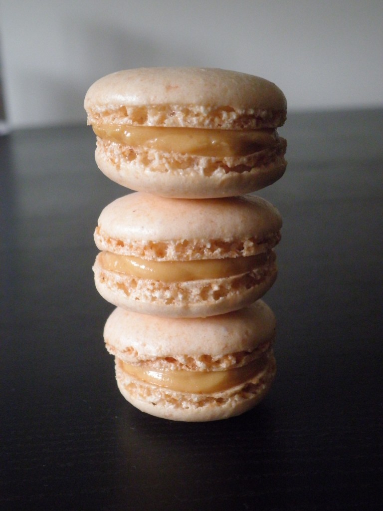 Macarons med kokos og peanutbutter - macarons uden mandler