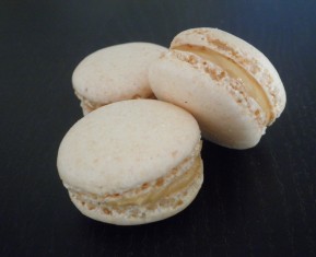 Macarons med kokos og peanutbutter - macarons uden mandler