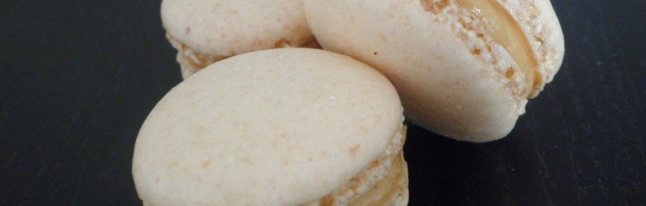 Macarons med kokos og peanutbutter - macarons uden mandler