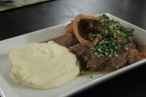 Osso bucco bianco - den originale osso bucco unden tomat, men med hvidvin og vermouth