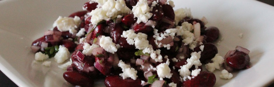 Nem salat med kidneybønner og feta - Mad på 5 min