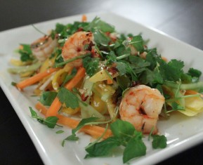 Vietnamesisk mangosalat med rejer